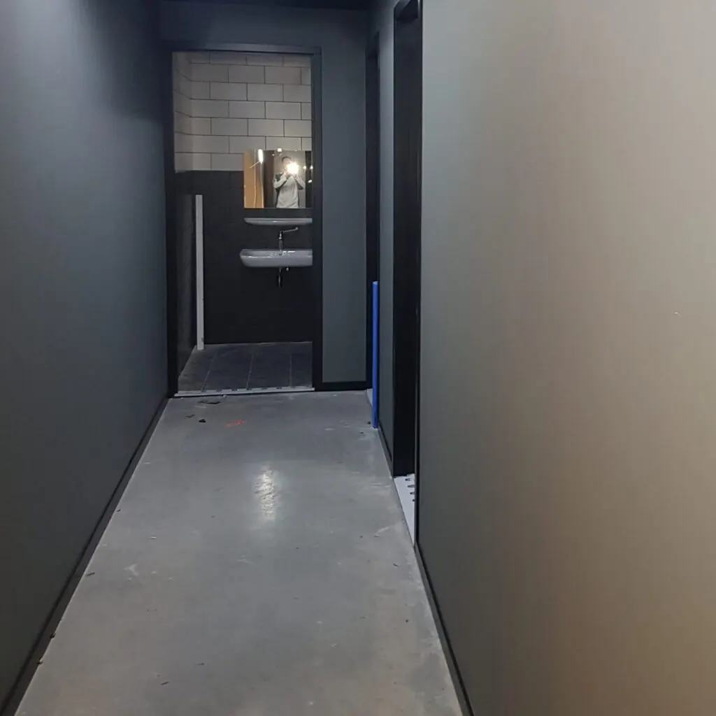 Renovlies in grijstint